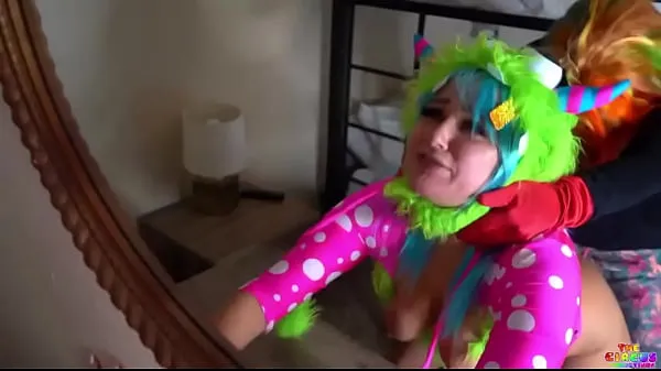 Horúce Annoying best friend gets fucked hard by a clown pornstar skvelé videá
