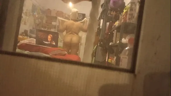 Hot My step aunt left the curtains open and I was able to record her while she was getting dressed after the shower cool Videos