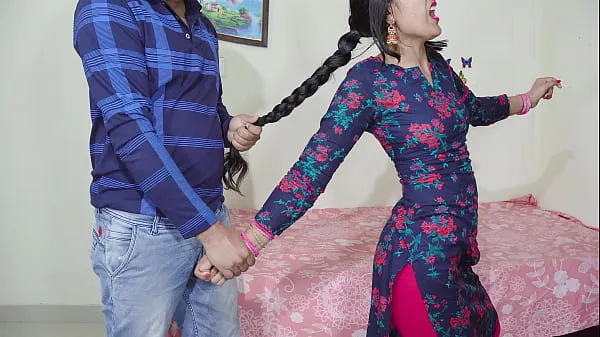 Vídeos quentes A jovem mais fofa irmã adotiva teve o primeiro sexo anal doloroso com gemidos altos e fala em hindi legais