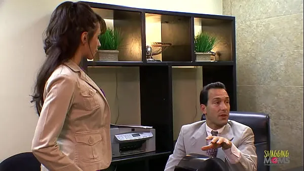 ยอดนิยม Office work gets stressful and the milf gets cheered up by having passionate group sex วิดีโอเจ๋งๆ
