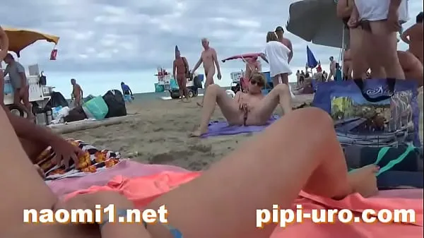 Populaire girl masturbate on beach coole video's