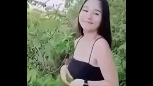 Horúce Little Mintra is fucking in the middle of the forest with her husband skvelé videá