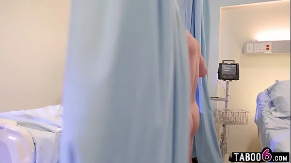 Black nurses Ana Foxxx and Nicole Kitt fuck white patient black to fully healthy Video sejuk panas
