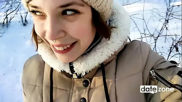 Amateur outdoor winter blowjob Video keren yang keren