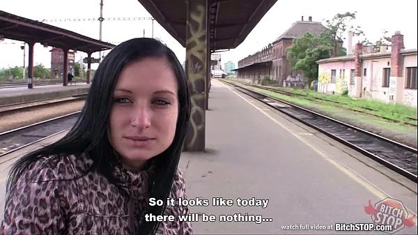 Vroči Bitch STOP - Busty teen Nikola fucked outdoor kul videoposnetki