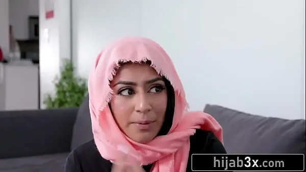Hot Muslim Teen Must Suck & Fuck Neighbor To Keep Her Secret (Binky Beaz Video sejuk panas