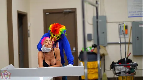 뜨겁Ebony Pornstar Jasamine Banks Gets Fucked In A Busy Laundromat by Gibby The Clown 멋진 동영상