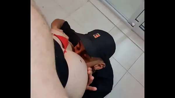 MALE PERFORMS THE FETISH OF AN IF**D DELIVERY WAITING FOR HIM IN PANTIES AS A REWARD WON A LOT OF PAU IN THE ASS (COMPLETE IN THE NET AND SUBSCRIPTION Video keren yang keren