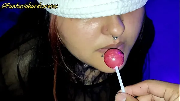 Guess the flavor with alison gonzalez lollipop or penis she decides to suck both of them without knowing it homemade pov in spanish Video sejuk panas