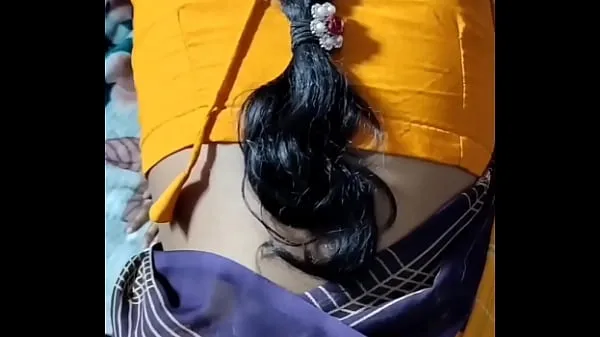 Vroči Indian desi Village bhabhi outdoor pissing porn kul videoposnetki