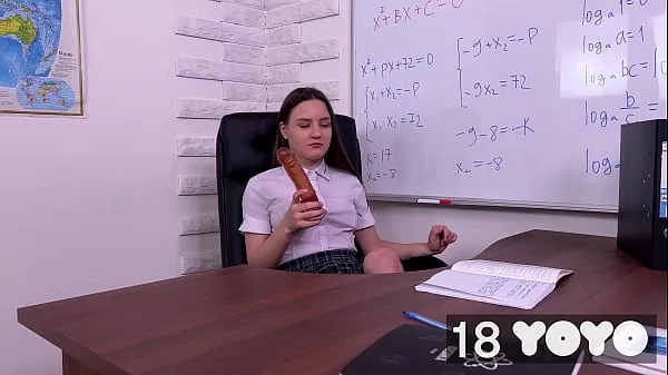 Hotte I DREAM ABOUT MY TEACHER AND FUCK MYSELF IN HIS CHAIR seje videoer