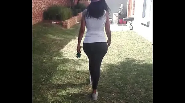 Sexy AnalEbony milf taking a walk Video keren yang keren
