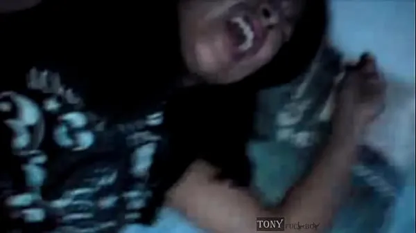 Ouch, was I in the wrong hole? I'm sorry.. If you already know how I am, why do you fit it in your ass? Her first time in the ass is not what she wanted but she went home being another woman Video sejuk panas
