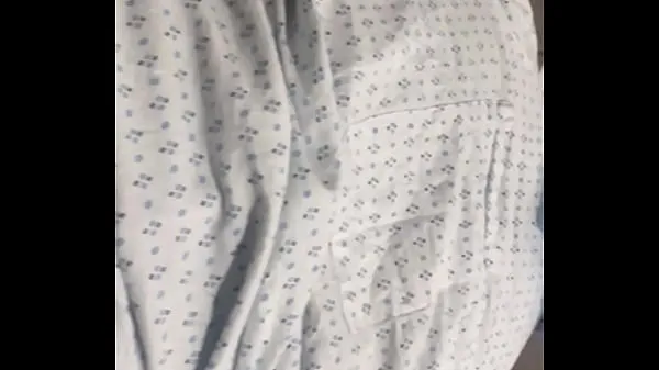 ホット彼女は手術が成功して目が覚めて、私に早く病気になってもらう必要があると言ったクールなビデオ