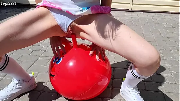 Menő Horny Stepsister Riding Fitness Ball with DOUBLE PENETRATION menő videók