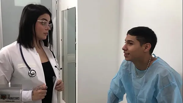 The doctor sucks the patient's dick, She says that for my treatment I must fuck her pussy FULL STORY Video sejuk panas