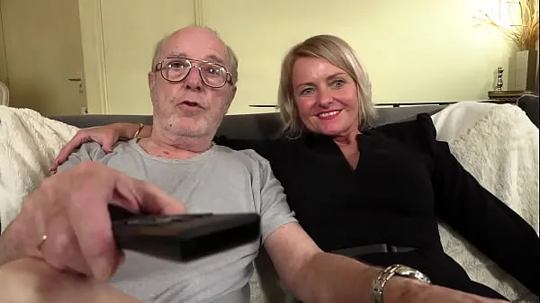 گرم Blonde posh cougar in group sex while grandpa watches ٹھنڈے ویڈیوز