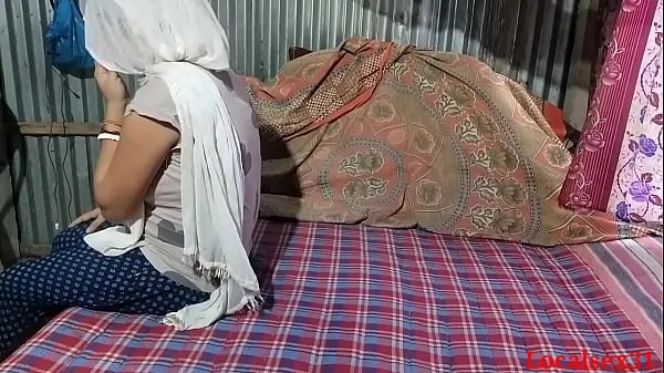 Vídeos quentes Sexo com esposa muçulmana por menino hindu em casa legais