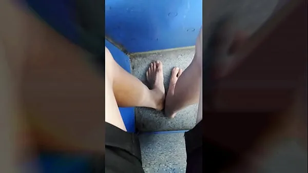 گرم Twink walking barefoot on the road and still no shoe in a tram to the city ٹھنڈے ویڈیوز