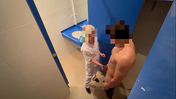 I surprise the gym cleaning girl who when she comes in to clean the toilet she catches me jerking off and helps me finish cumming with a blowjob Video keren yang keren