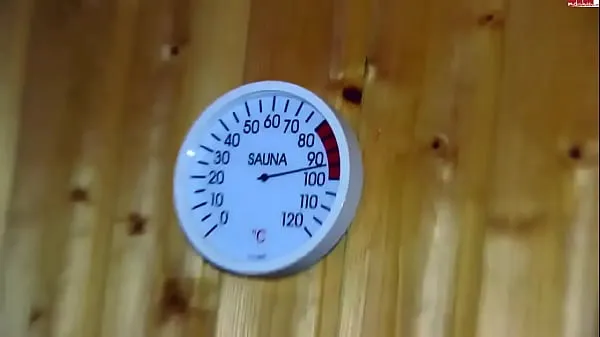 Hot Milf is fucked in the sauna. Amateur couple kule videoer