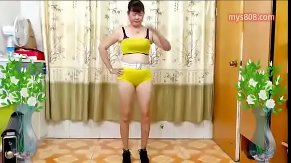 حار asian chubby busty mature dance بارد أشرطة الفيديو