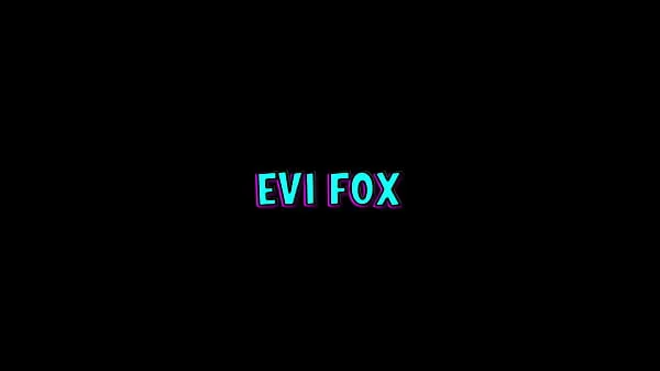 گرم Evi Foxx Fucks His Morning Wood And Gets A Huge Load Of Cum In Her Face ٹھنڈے ویڈیوز