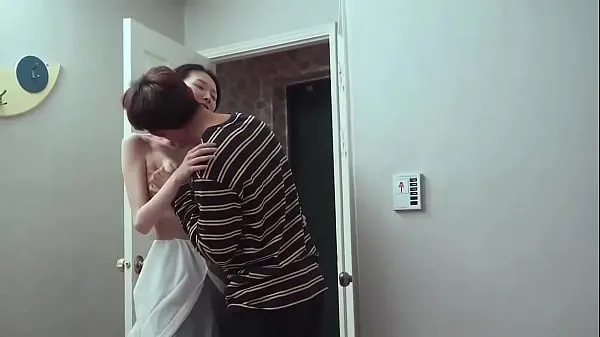 热中国继母与继子在床上进行秘密性行为酷视频