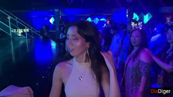 뜨겁Horny girl agreed to sex in a nightclub in the toilet 멋진 동영상