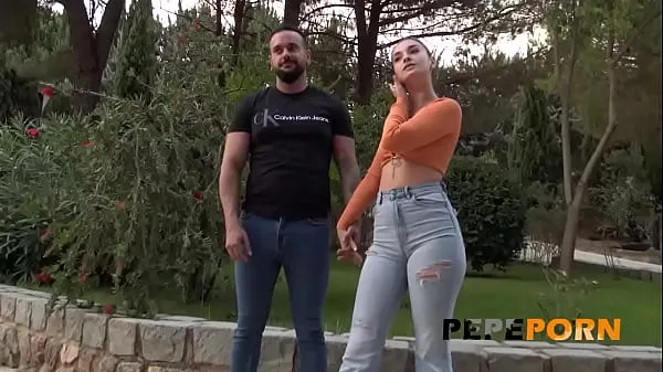 Menő Young and beautiful couple tries their first porno: Meet amazing Candy Fly menő videók