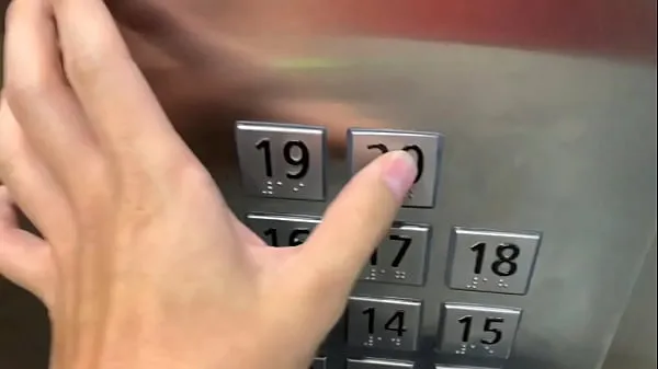 뜨겁Sex in public, in the elevator with a stranger and they catch us 멋진 동영상