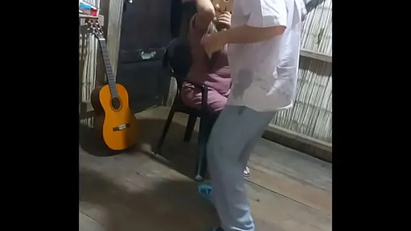 THE RELIGIOUS LEADER PREACHES ME THE WORD OF THE LORD, THE DIRTY WOMAN IS WITH A GUITAR AND WANTS TO BECOME ME A DISCIPLE OF CHRIST, SINCE I WAS HOT I INVITED HIM TO FUCK AND I MOUNTED HIS PENIS Video thú vị hấp dẫn