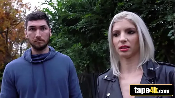 Vroči Dumb Blonde Hungarian Cuckolds Her Jealous Boyfriend For Cash kul videoposnetki