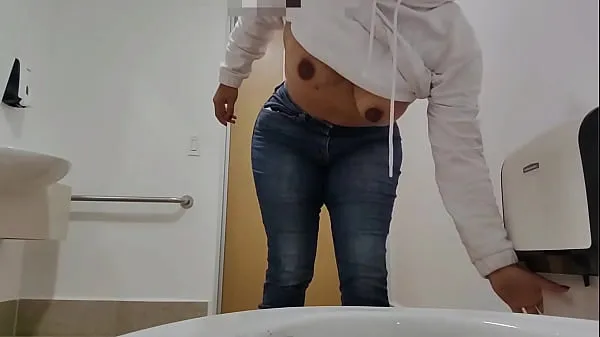 Hot Hidden camera in the women's bathroom cool Videos