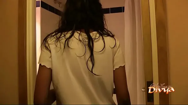 Hot Indian pornstar babe divya seducing her fans with her sex in shower kule videoer